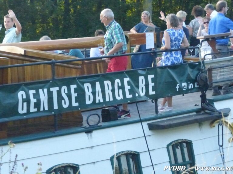Gentse Barge vaart uitzonderlijk 10 dagen op de Leie