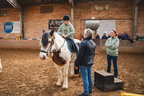 Stephanie, Elara en Dusty binnenpiste